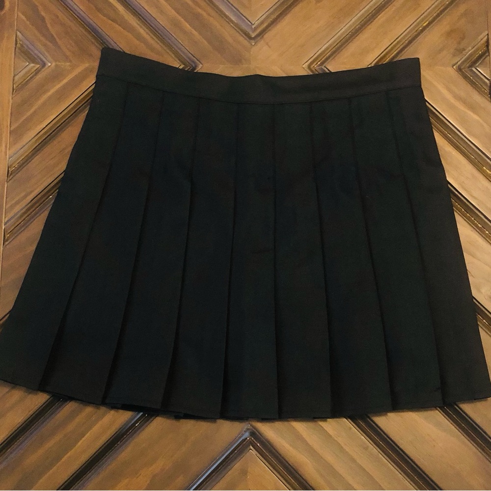 Black Pleated Mini- Skirt with Built-in Shorts -Size L